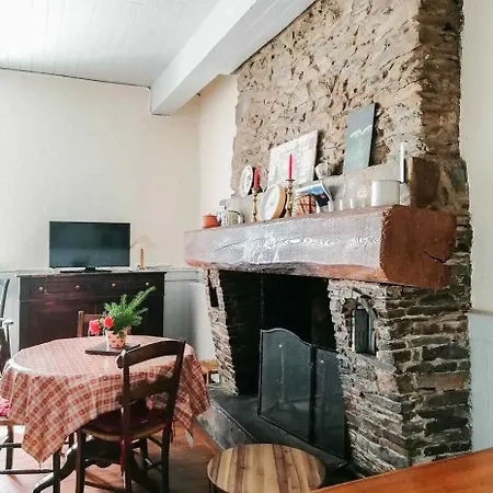 Au Village 1 بيت للعطل